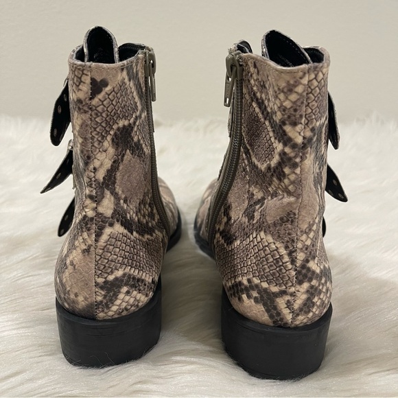Women’s Steven by Steven Madden Harmon Snake Print Moto Boots 9 US! - Picture 5 of 14